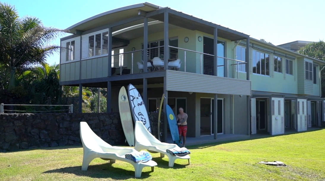 13 Interior Design Photos vs. 2 Peninsula St, Hastings Point Luxury Home Tour