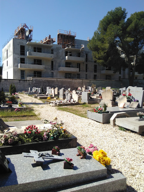 vue directe sur le cimetiere