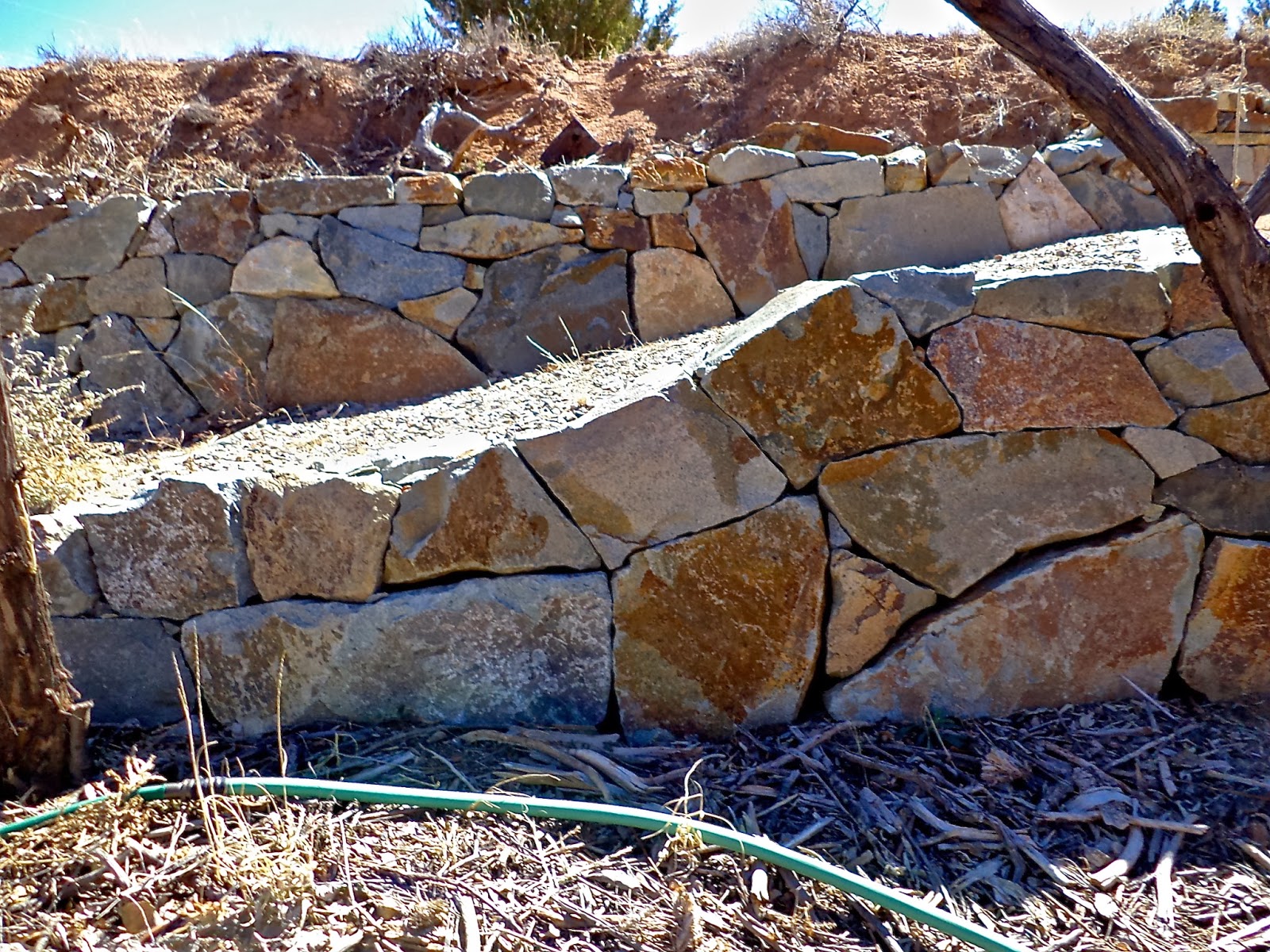 Alt. Build Blog Tips On Building A Dry Stack Stone Wall 5 Style
