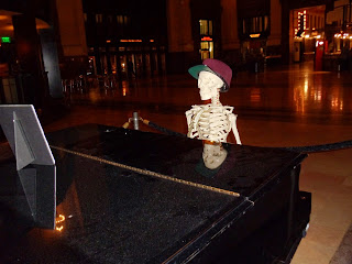skeleton at piano