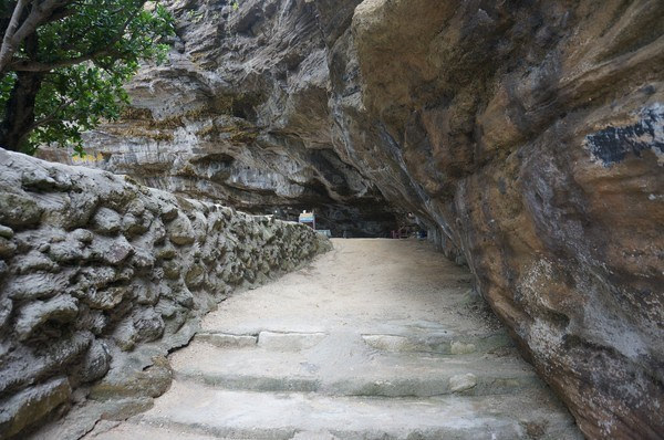 Khám phá ngôi chùa trong hang núi lửa 'ngủ quên' ngàn năm - Hình 8