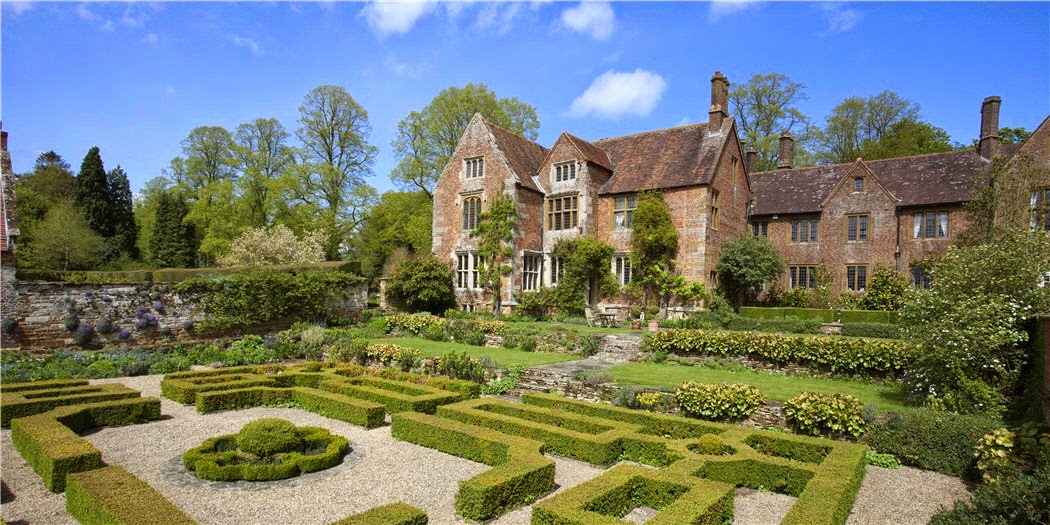 Landed families of Britain and Ireland (138) Andrews alias Andrew of