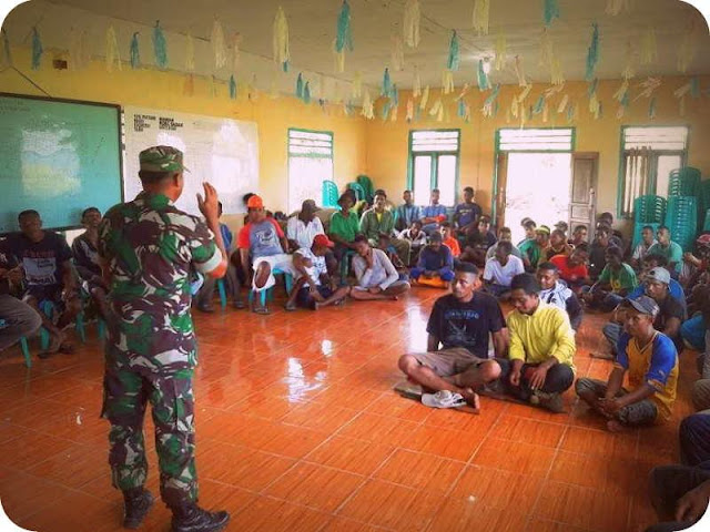 Babinsa Koramil 1502-05/Wahai Laksanakan Kegiatan Sosial se Kecamatan Timur Kobi Babinsa Koramil 1502-05/Wahai Laksanakan Kegiatan Sosial se Kecamatan Timur Kobi