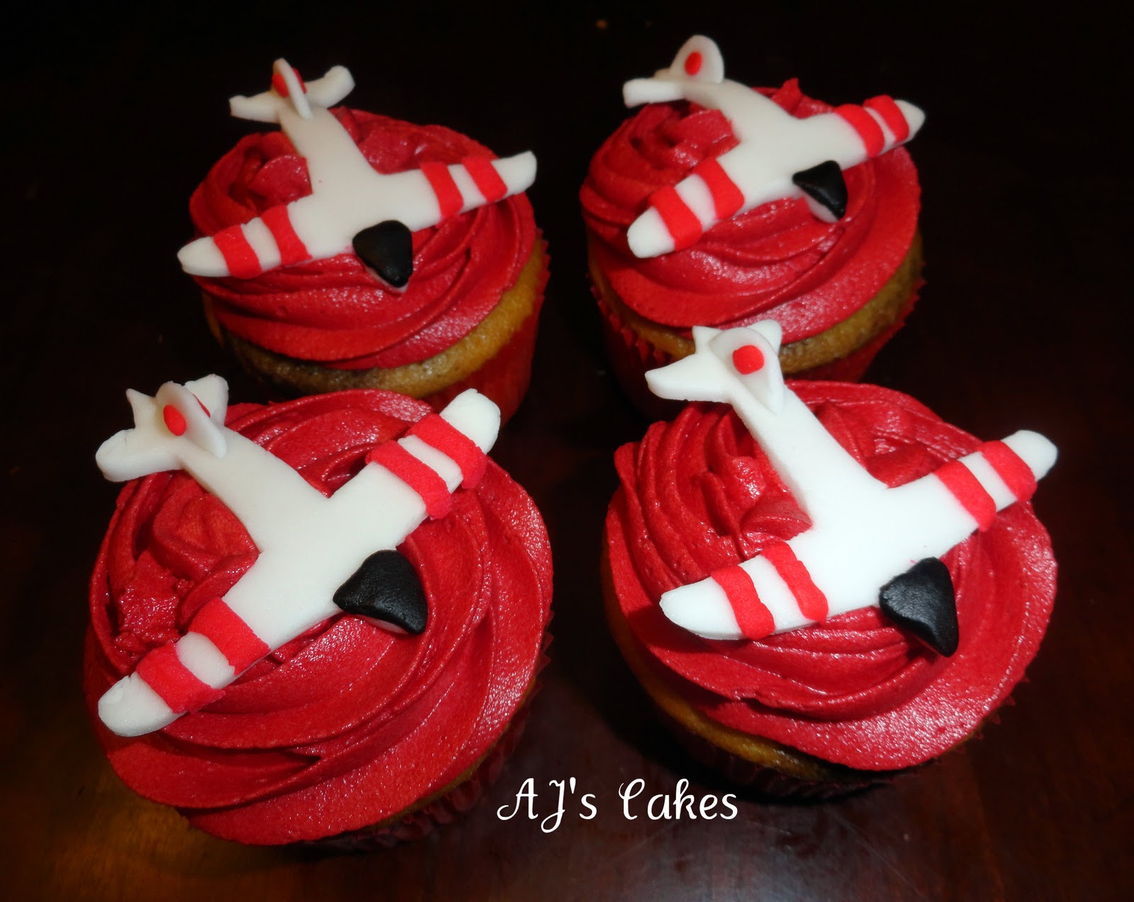 AJ's Cakes Airplane Cupcakes