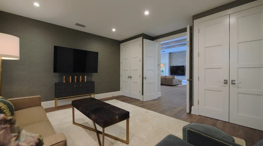 44 Photos vs. 919 S Southlake Dr, Hollywood, FL Luxury Home Interior Design Tour