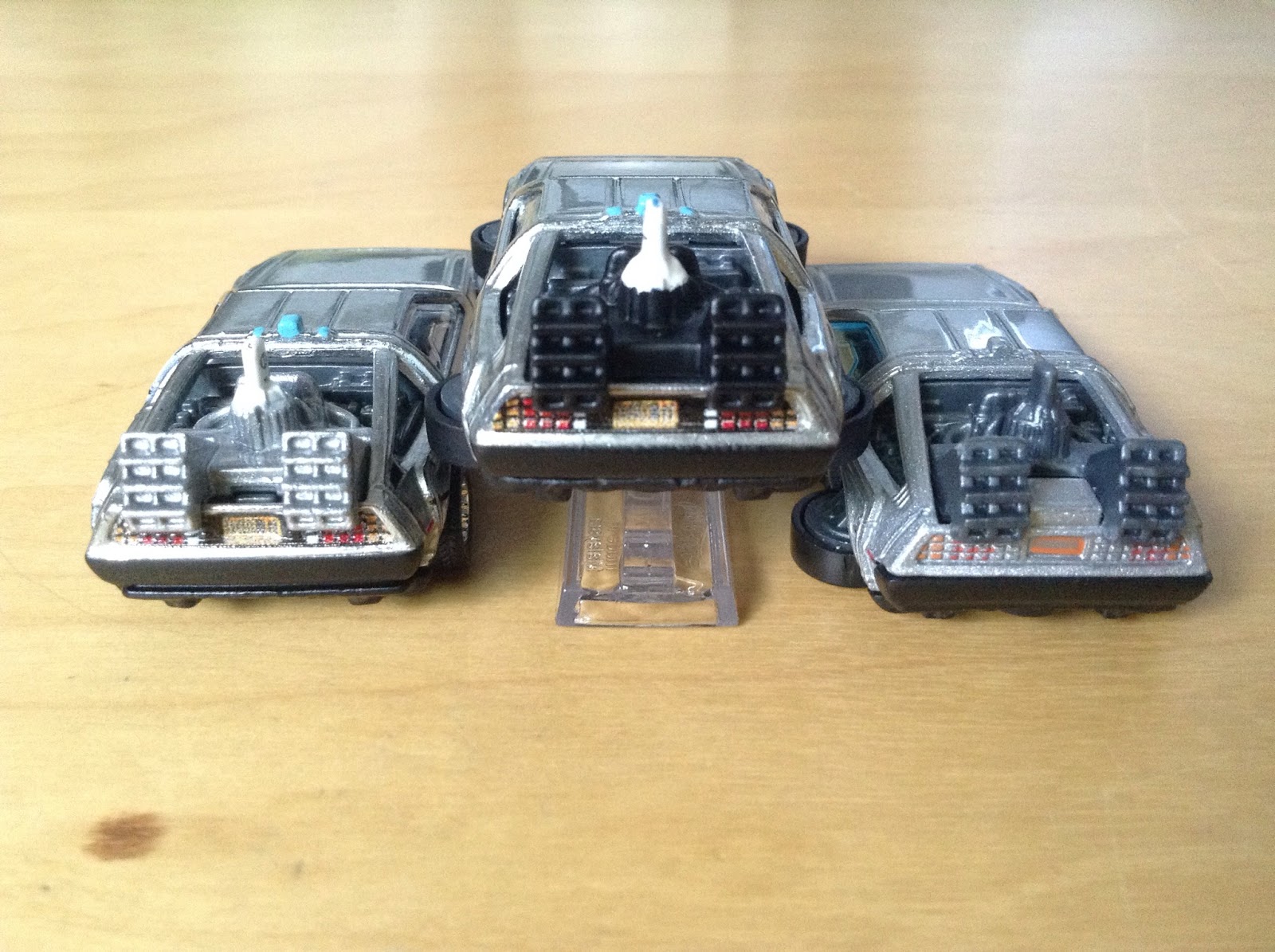 Hot Wheels Time Machine Hover Mode Delorean Volver Al Futuro | Envío Gratis