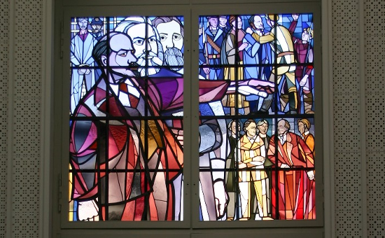 Photo (cropped) of a glass window from 1968 by Frank Glaser in the Old Library in Berlin. Taken by WikiCommons user SpreeTom (July 16, 2011). Photo (cropped) of a glass window from 1968 by Frank Glaser in the Old Library in Berlin. Taken by WikiCommons user SpreeTom (July 16, 2011).