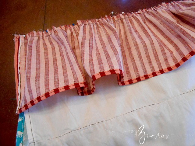 DIY Ruffle Apron Ruffle Apron Tutorial at /
