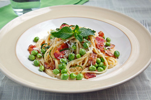 Spaghetti alla Carbonara with Peas Spaghetti alla Carbonara with Peas