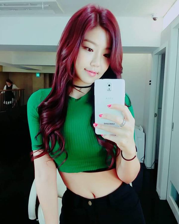 Netizens Compliment This Idol's Nice Figure ~ Daily K Pop News