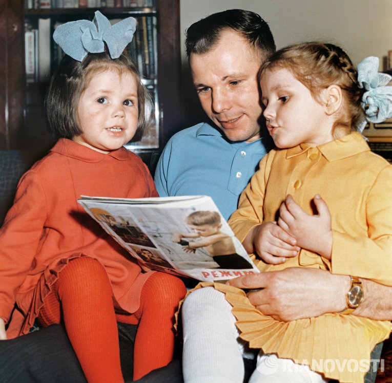 Yuri Gagarin  Everyday photos of the First Man in Space  1960s - 75
