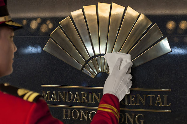 Review: Mandarin Oriental in Hong Kong mandarin oriental hong kong luxury hotel photo