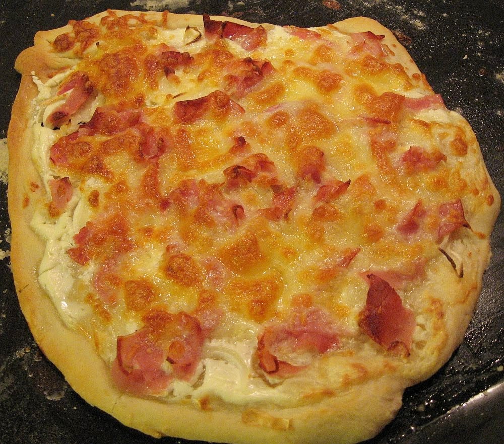 Kate, Küche und mehr...: Birnen-Gorgonzola-Pizza