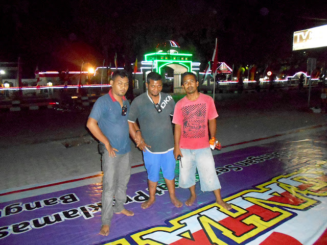 Pasukan Pemasangan Baliho/ Spanduk Abad29 Studio