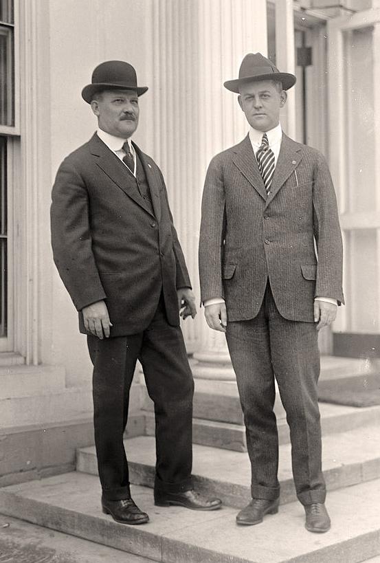 SAIC Dick Jervis (right), Wilson (with SA Smithers)