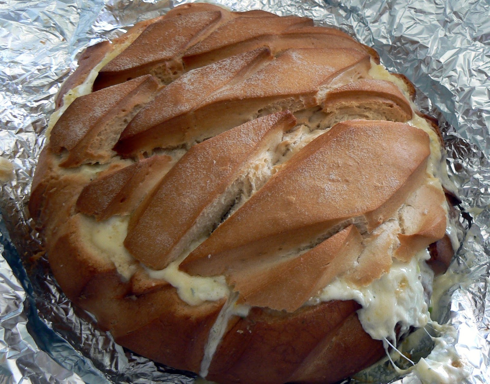 COCINA A DOS PAN RELLENO DE 4 QUESOS