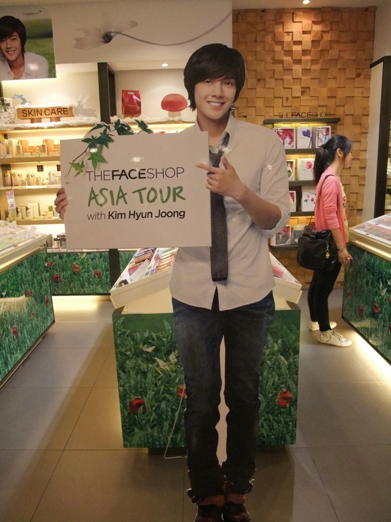 Standee Mô Hình Standee Mô Hình