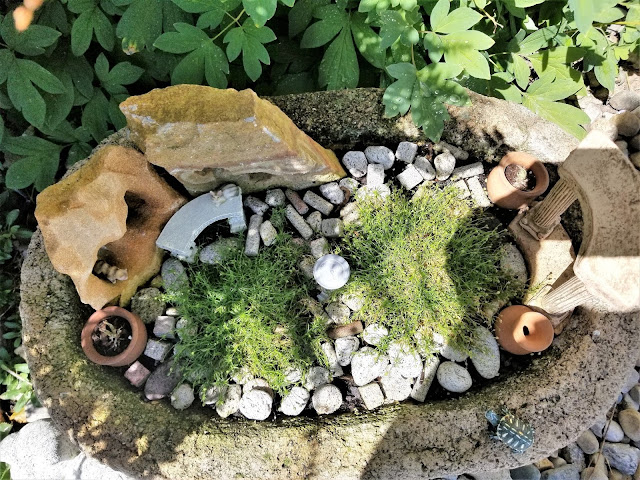 Hello, (Flower) Potted SUMMER! - fairy garden 2 www.bohohome.com @bohosusan www.etsy.com/shop/BoHoHomebySusan