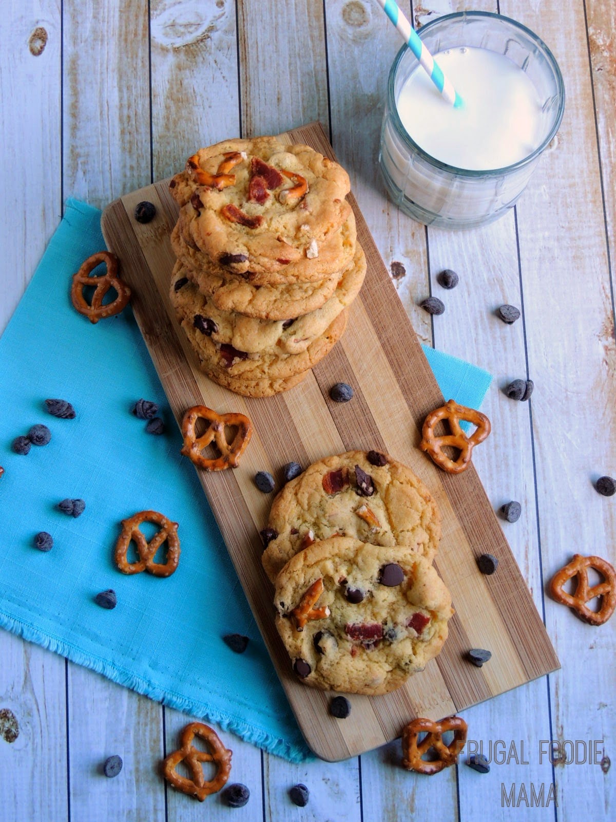 Super soft & thick pudding cookies are jam-packed with crispy bacon, crunchy pretzels, and chocolate chips in these Bacon & Pretzel Chocolate Chip Cookies.