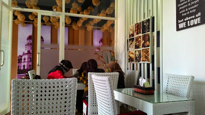 Kafe Buku Deqiko Semarang