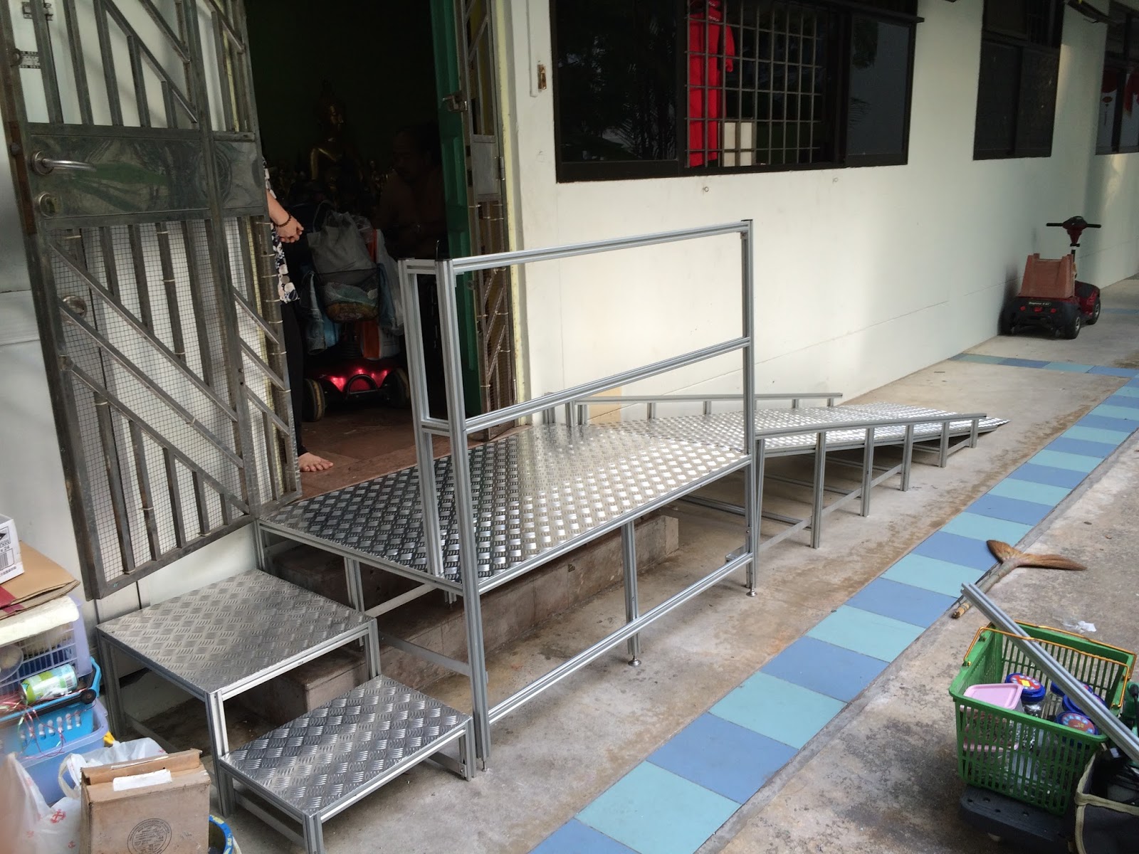 WHEELCHAIR RAMPS AND WHEELCHAIR PLATFORM LIFTER Delcon Technology (S