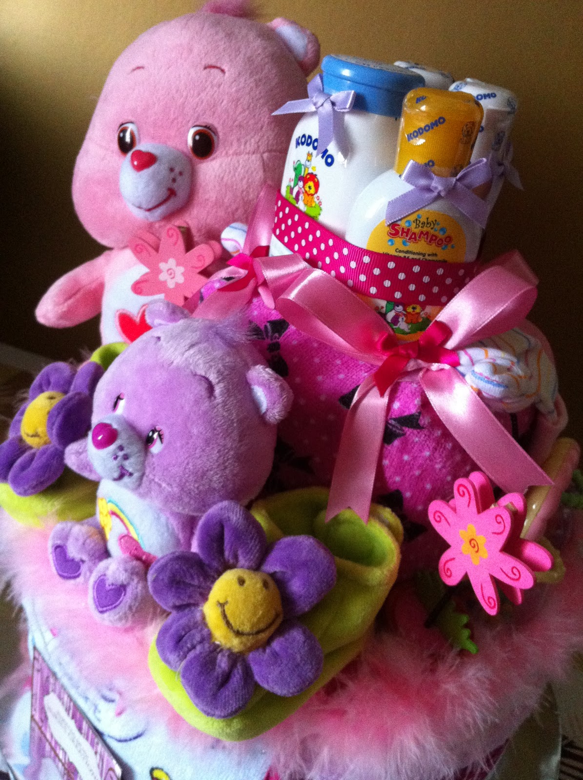 Nurie's Creations Diaper Cakes & Baby Gifts 2 tiers Sweet Care Bear