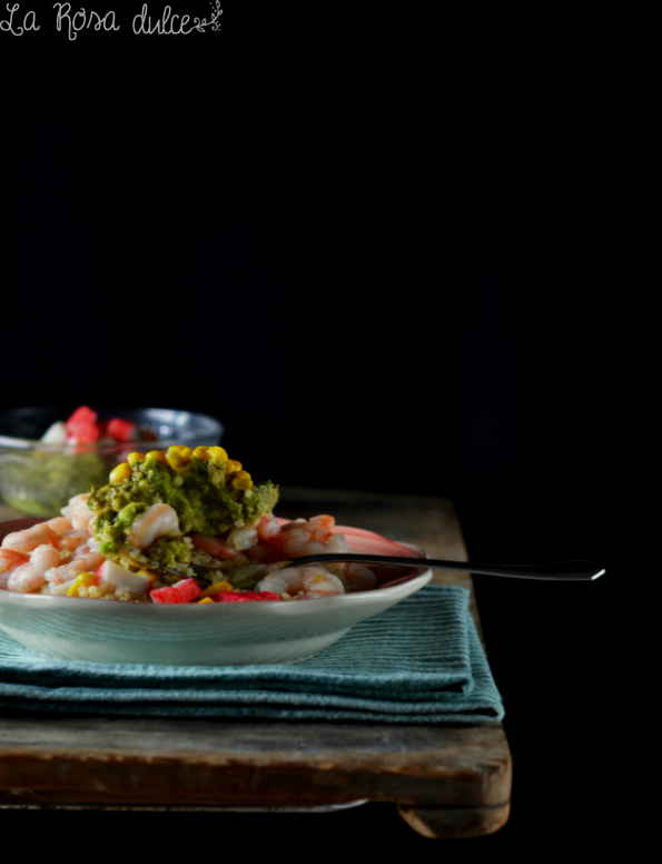 Ensalada de quinoa, gambas y aguacate