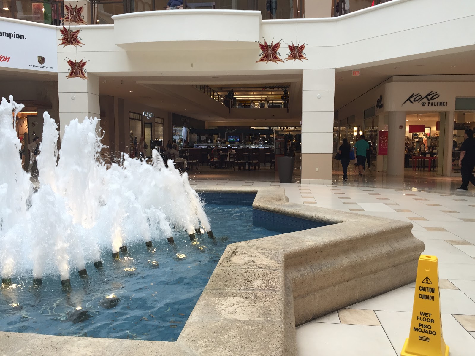 Sawgrass Mills or Aventura Mall: Which Mall is Better? - Travel Mend