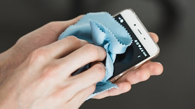 Membersihkan Touch Screen Android