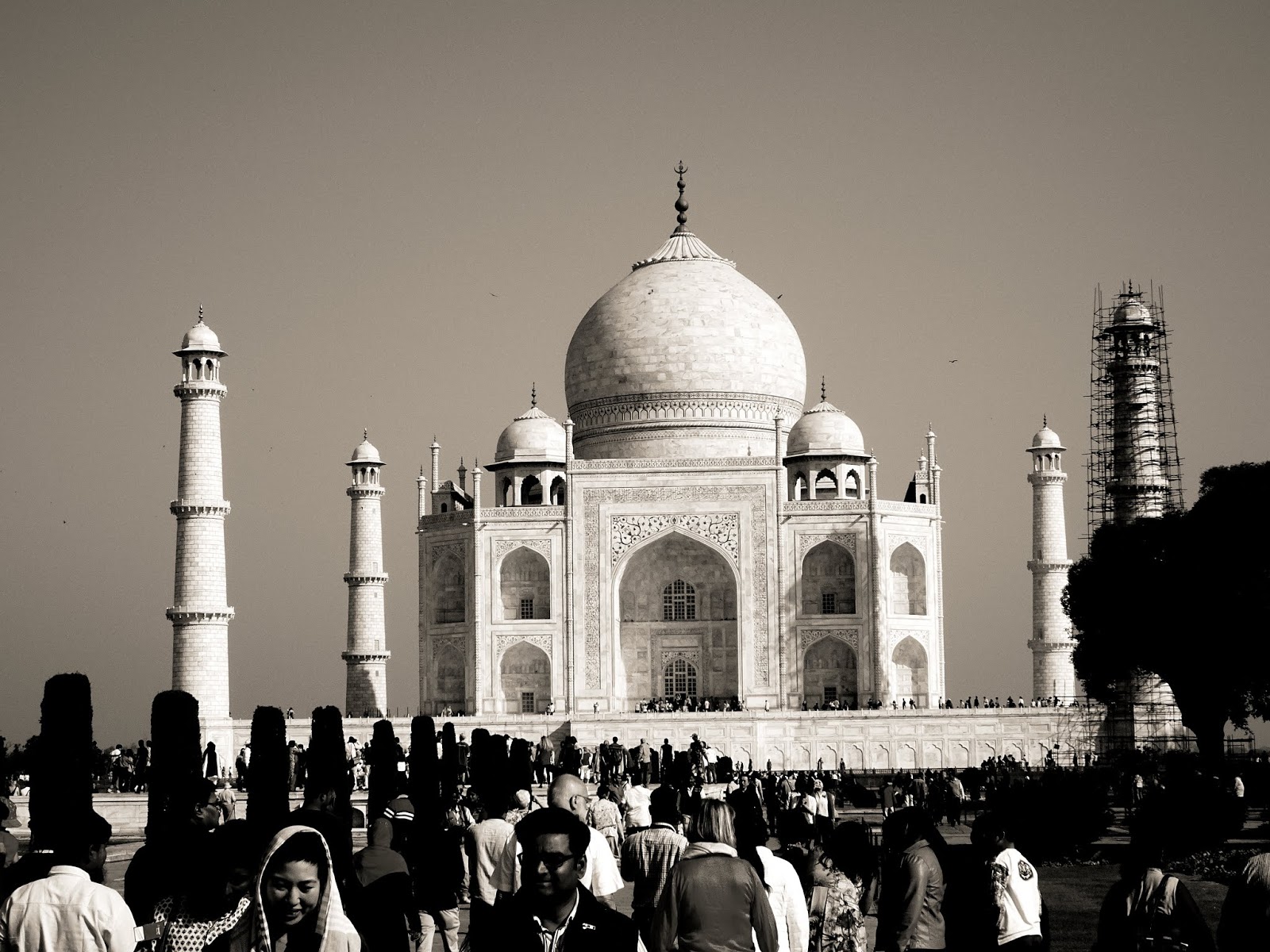 The estetic of senses! Le Taj Mahal en noir et blanc, blanc comme