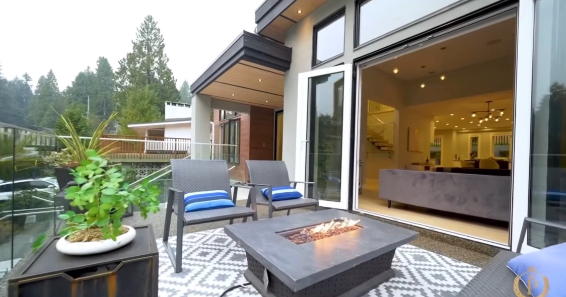 29 Interior Design Photos vs. 4324 Glencanyon Dr, North Vancouver Luxury Home Tour