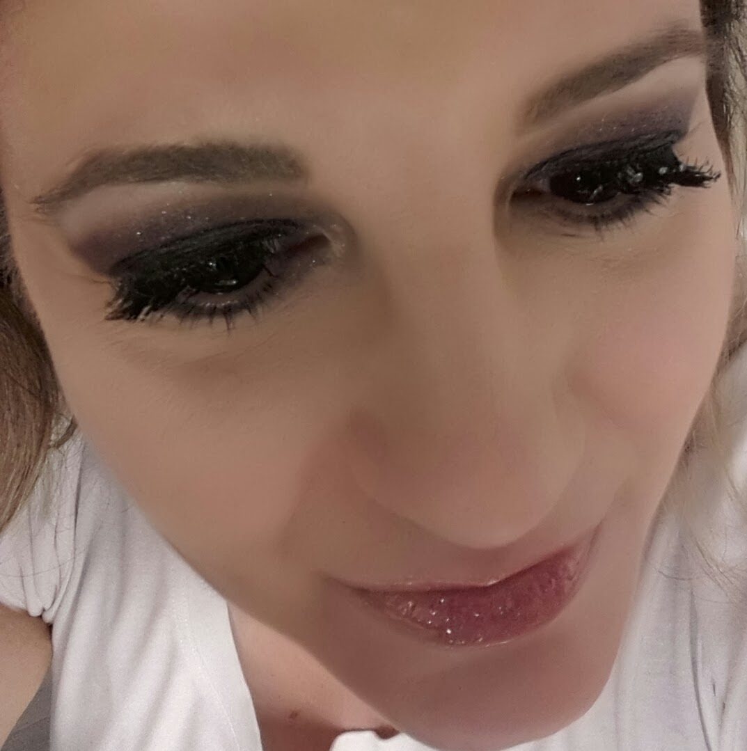 Yılbaşına Özel Göz Makyajınız Yılbaşına Özel Göz Makyajınız