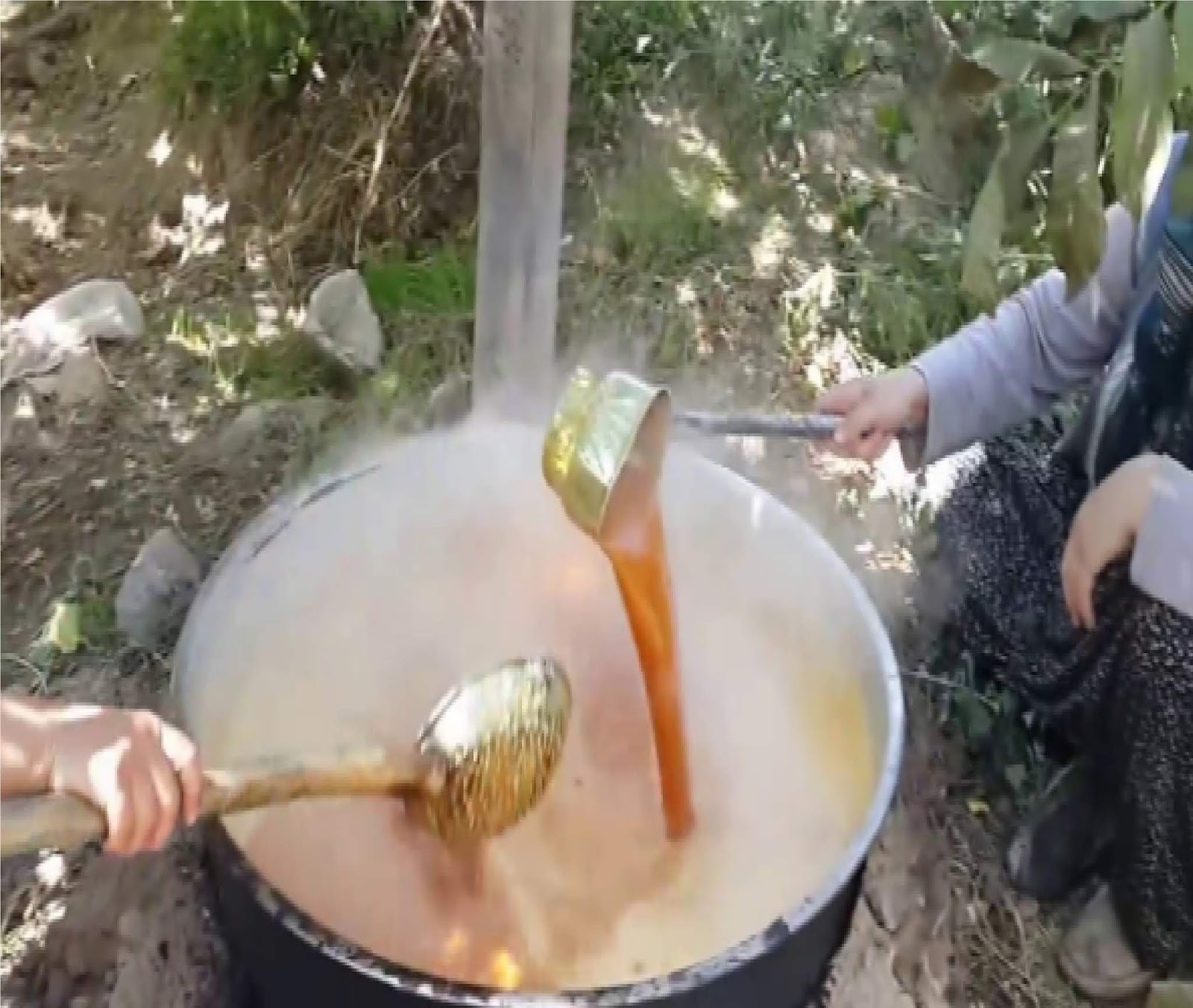 Karadut Pekmezi Nasıl Yenir Karadut Pekmezi Nasıl Yenir