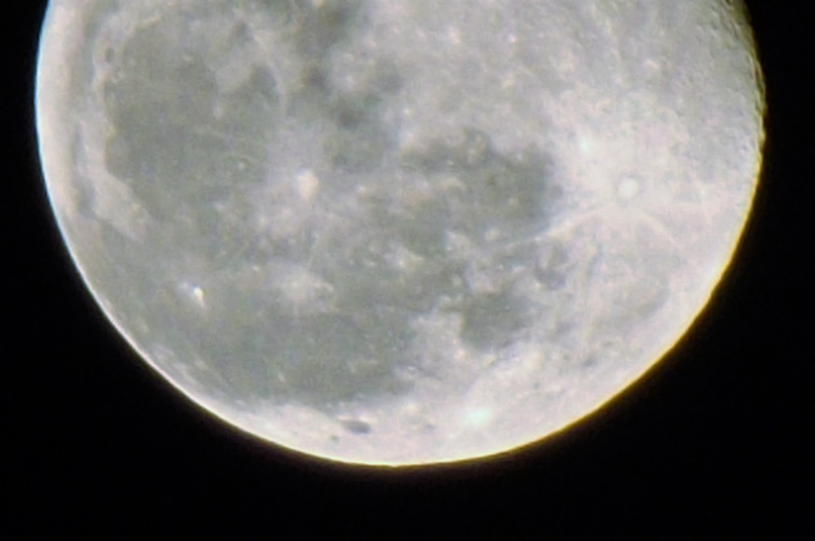 Algumas fotos que tirei da lua