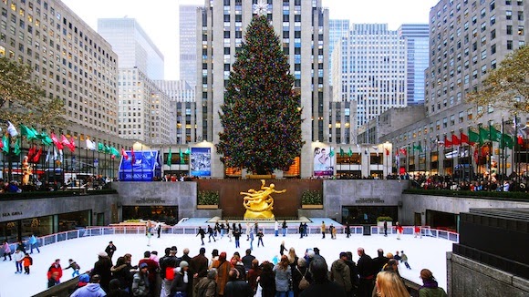 Patinando en el Rockefeller Center de Nueva York