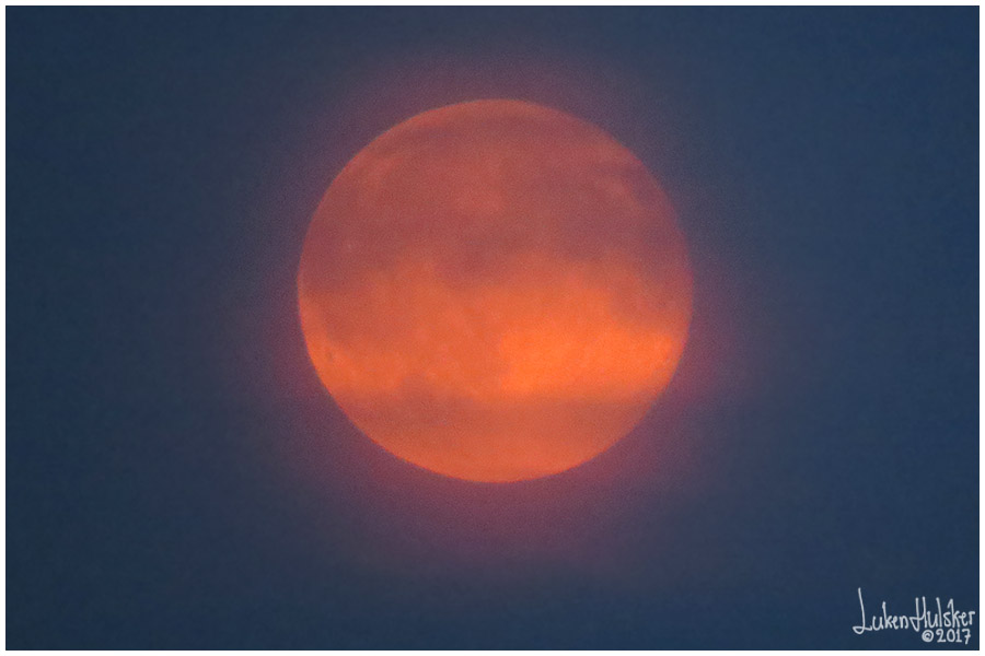 LH VANDAAG Rode Maan Red Moon