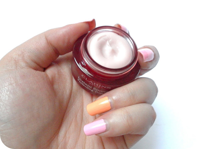 A picture of Clarins Instant Smooth Perfecting Touch