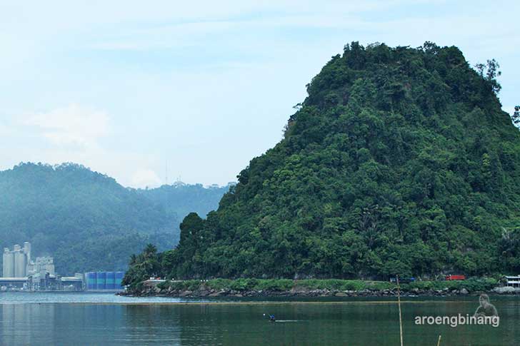 pantai nirwana padang