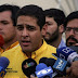 Sebin interrumpe acto de diputado Olivares y se lleva detenido a su hermano