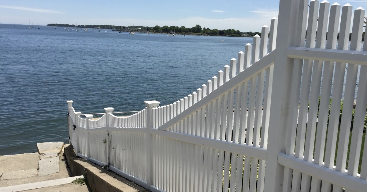 Randi Art Picket Fence and Ocean