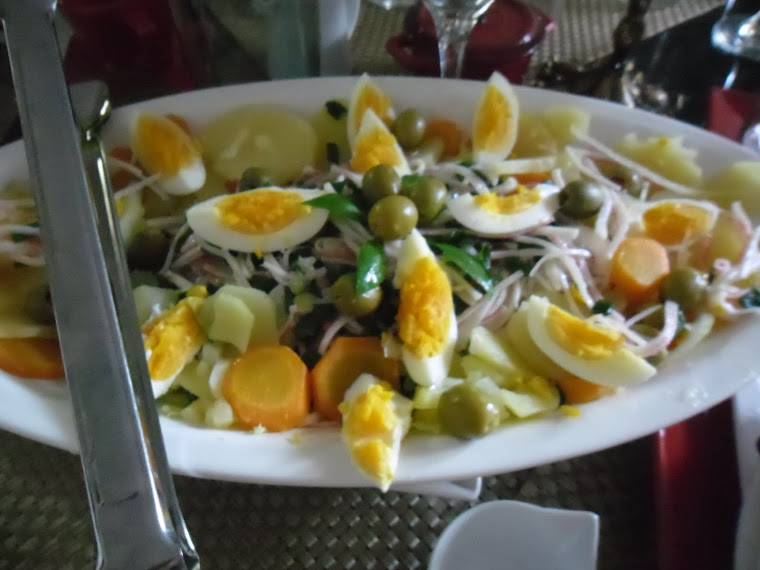 SALADA DE KANI COM MOLHO DE LIMÃO E AZEITE EXTRA VIRGEM