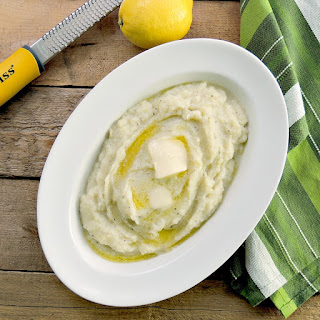 Lemon Garlic Mashed Cauliflower "Potatoes" With just a hint of garlic and lemon, a teeeeeensy bit of cream cheese, and a bit of butter, these "fauxtatoes" will convince even the pickiest eater to make the switch from potatoes to cauliflower. #healthy #lowcarb #cauliflower #Mashedpotatoes #glutenfree #kidfriendly #comfortfood #recipe | bobbiskozykitchen.com