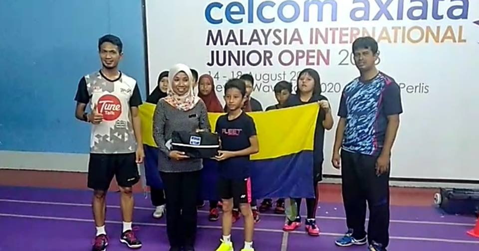Kem Bakat Badminton KBS: Nurmasnira serah bendera buat pemain Perlis