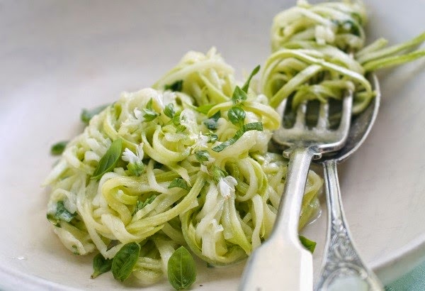 How to make zucchini noodles. 3 ways to make zucchini pasta for low carb noodles vegetable meals.