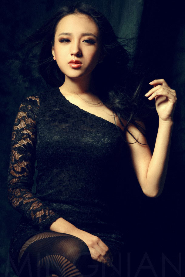 火辨辨的黑寡婦