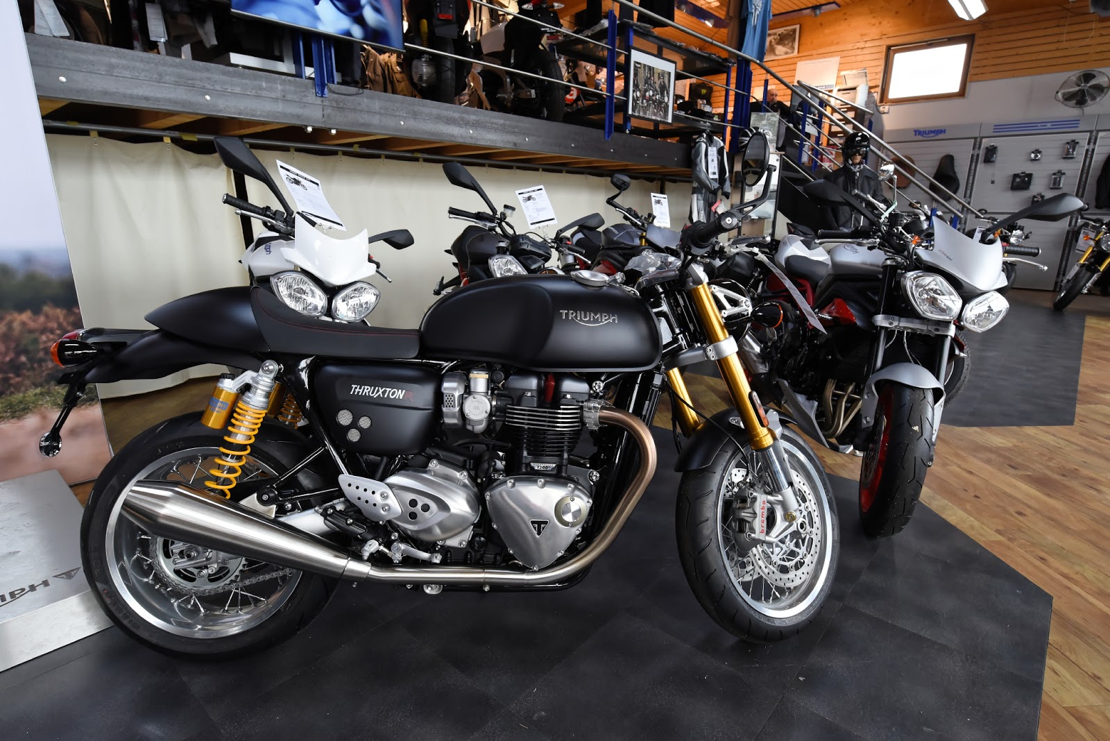 triumph thruxton r black