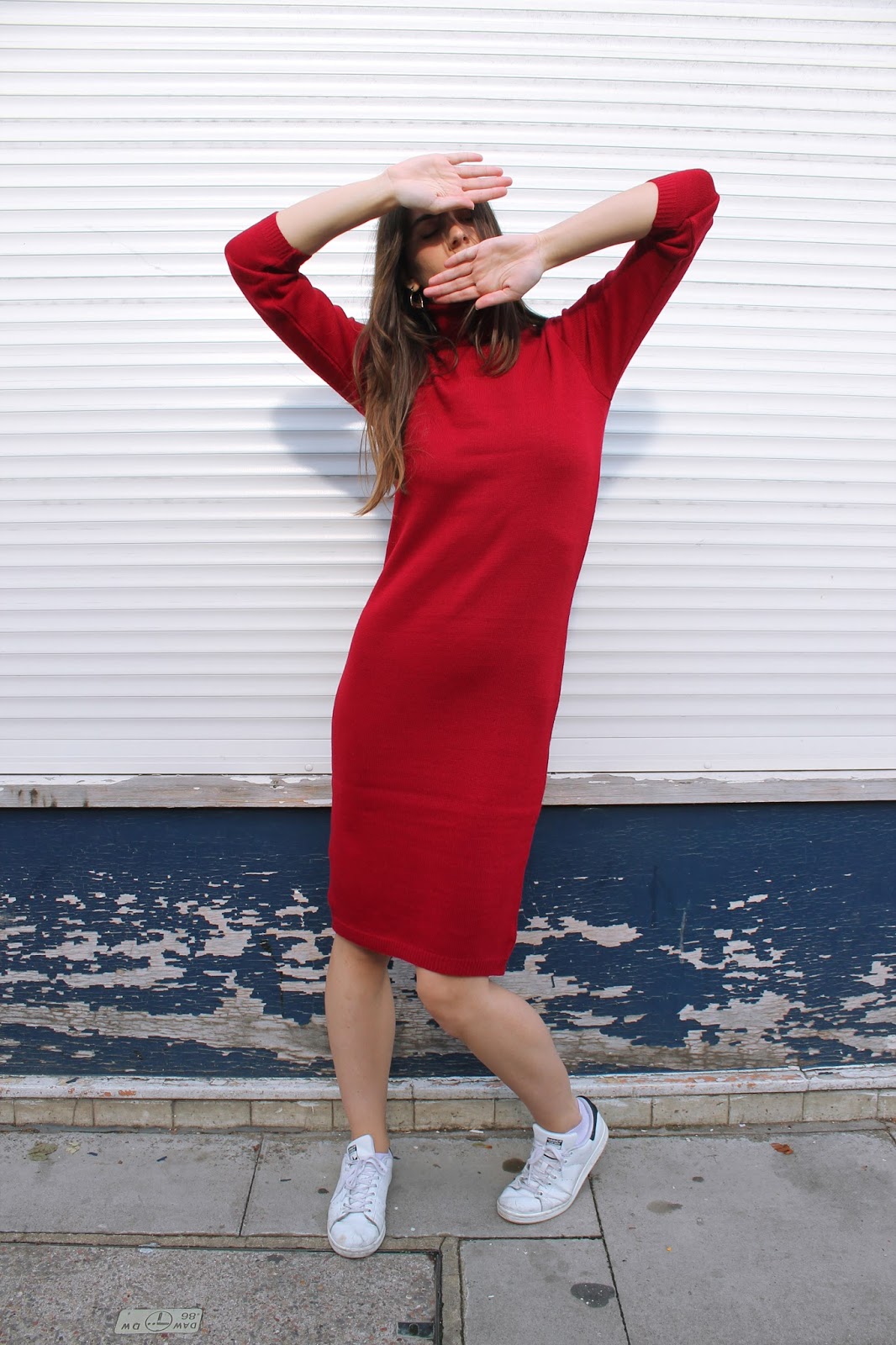 outfits with red turtleneck