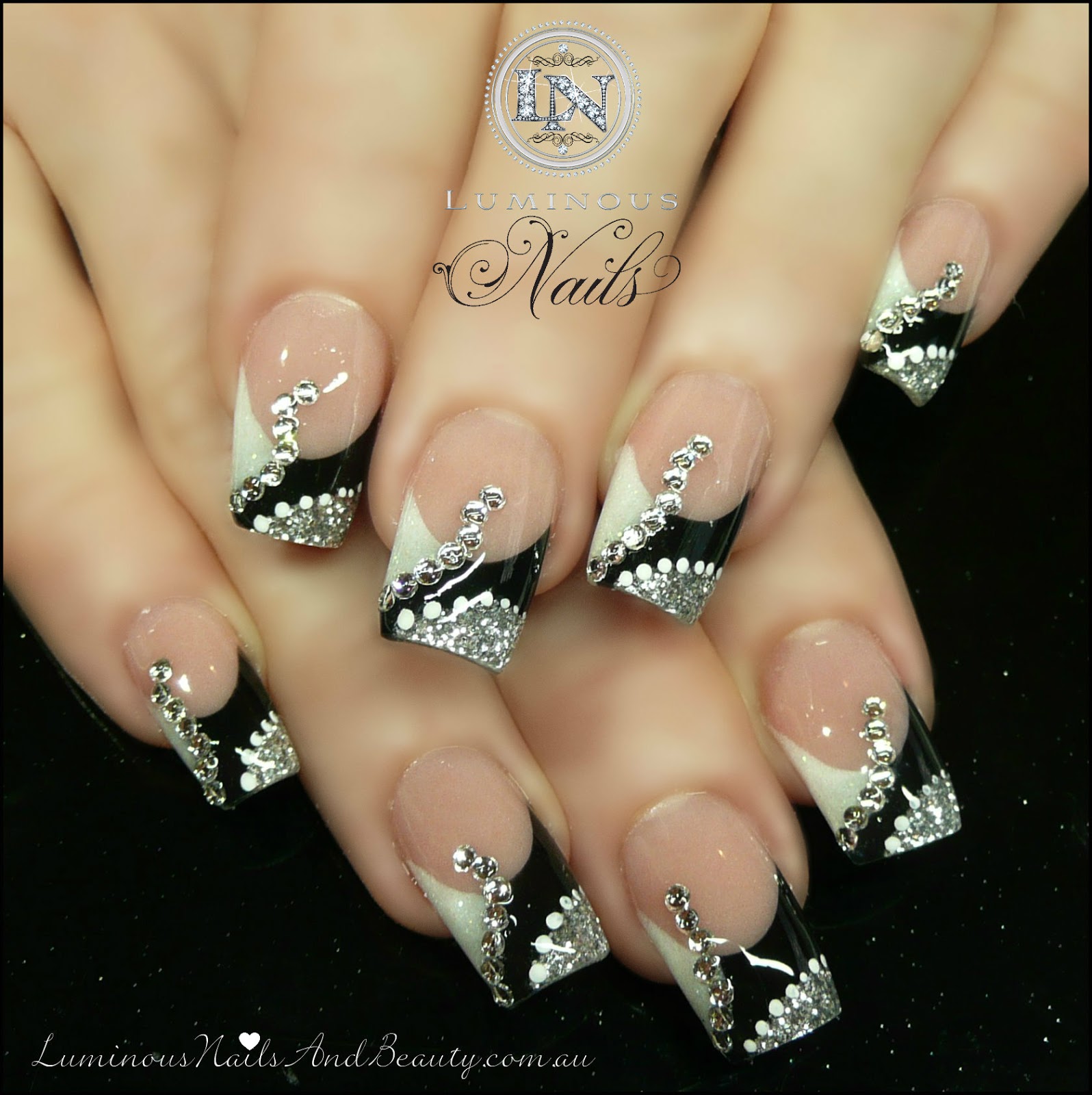 Black And White Manicure Nails Design  newhairstylesformen2014.com