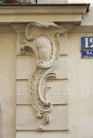 Console en bas-relief 12 rue de Jouy à Paris