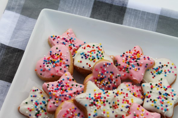 Copy Cat Recipe for those famous Frosted Animal Crackers but a million times better!